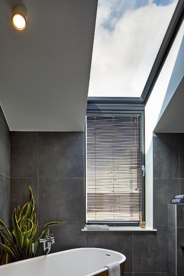 High Ceiling Loft With Its Own Backyard And A Terrace Leilighet Tallinn Eksteriør bilde