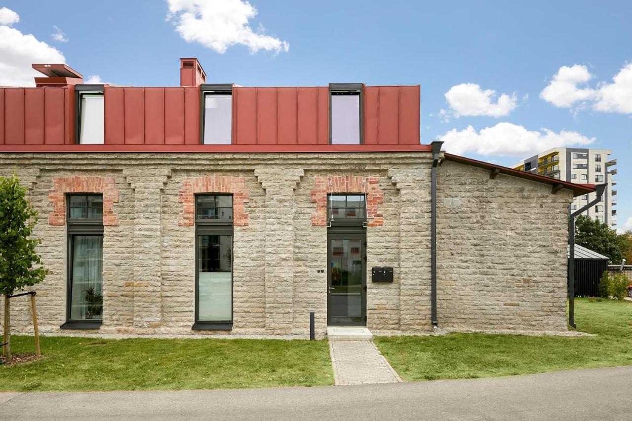 High Ceiling Loft With Its Own Backyard And A Terrace Leilighet Tallinn Eksteriør bilde