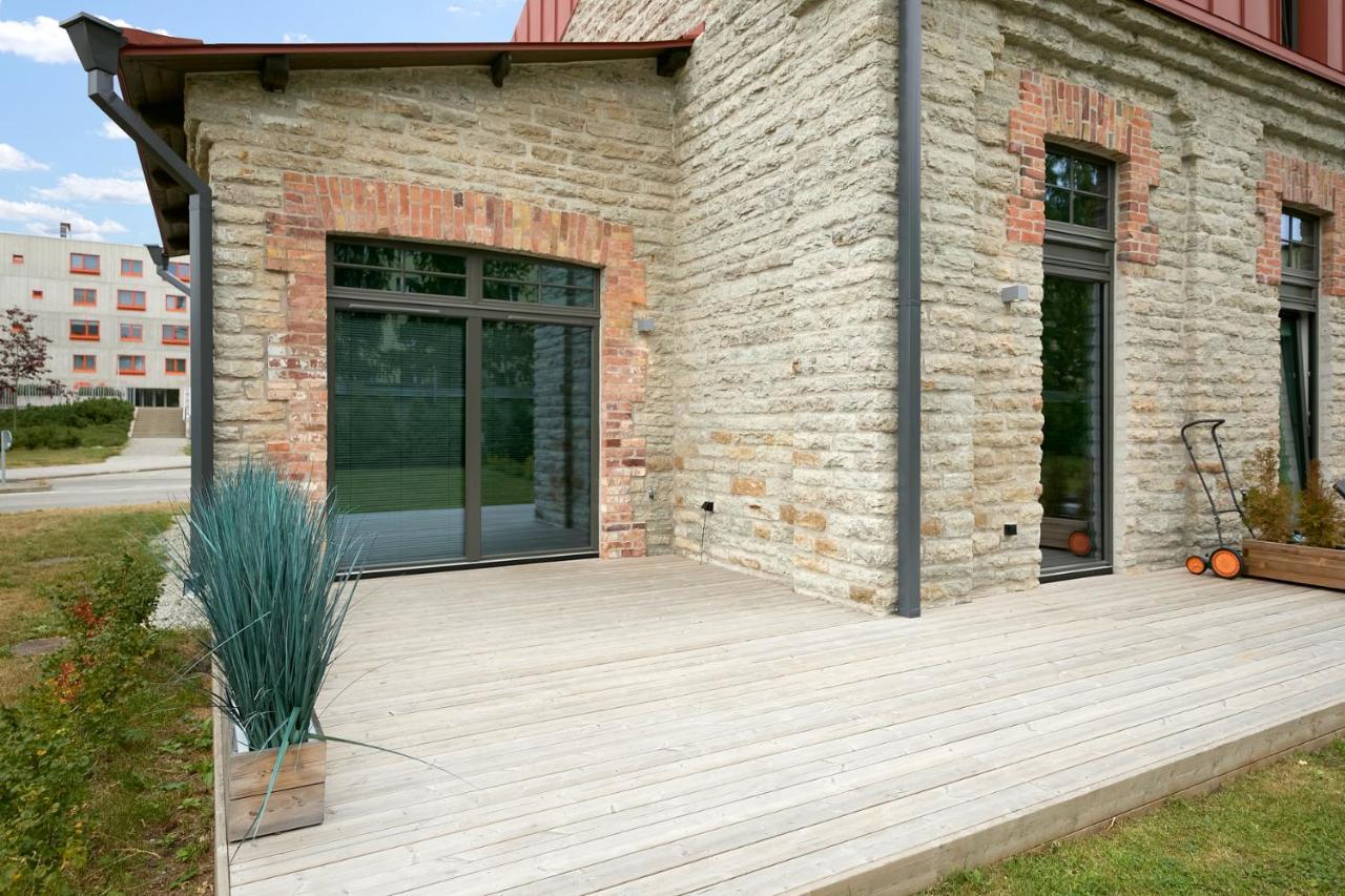 High Ceiling Loft With Its Own Backyard And A Terrace Leilighet Tallinn Eksteriør bilde