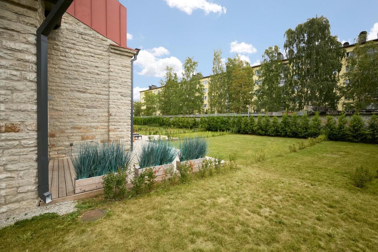 High Ceiling Loft With Its Own Backyard And A Terrace Leilighet Tallinn Eksteriør bilde
