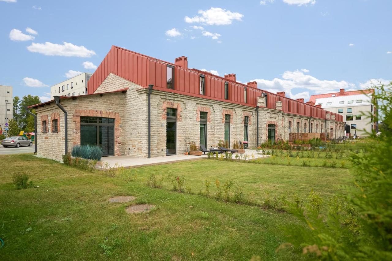 High Ceiling Loft With Its Own Backyard And A Terrace Leilighet Tallinn Eksteriør bilde